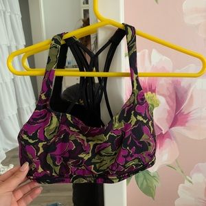 Lulu Lemon sports bra size 2! Great condition!